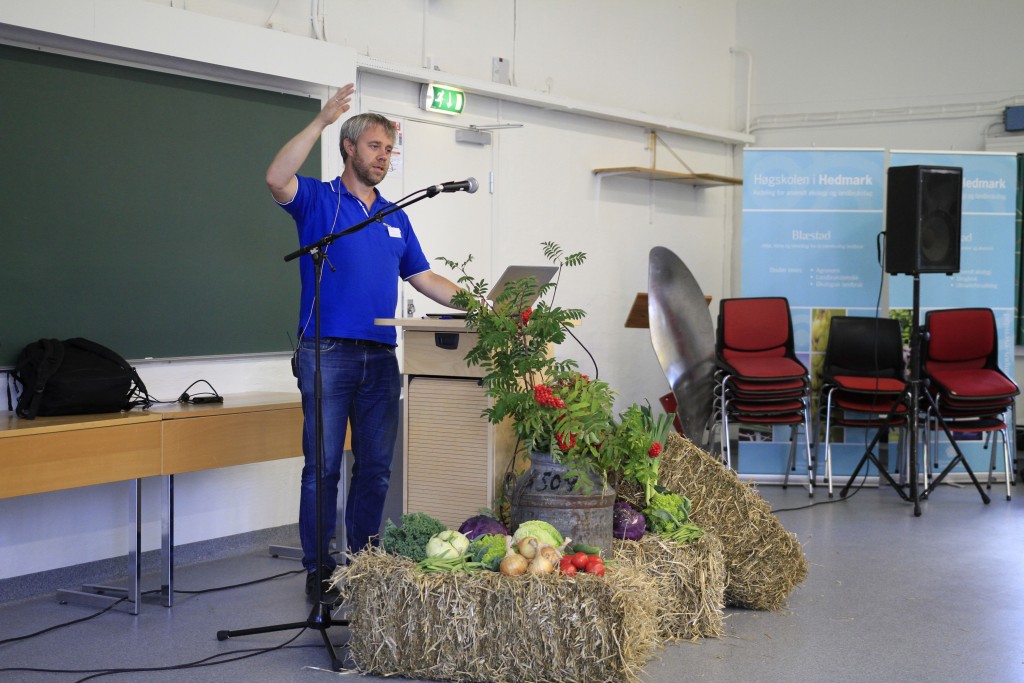 Åsmund Langeland holdt et matnyttig foredrag om klimaråd på gårdsnivå.